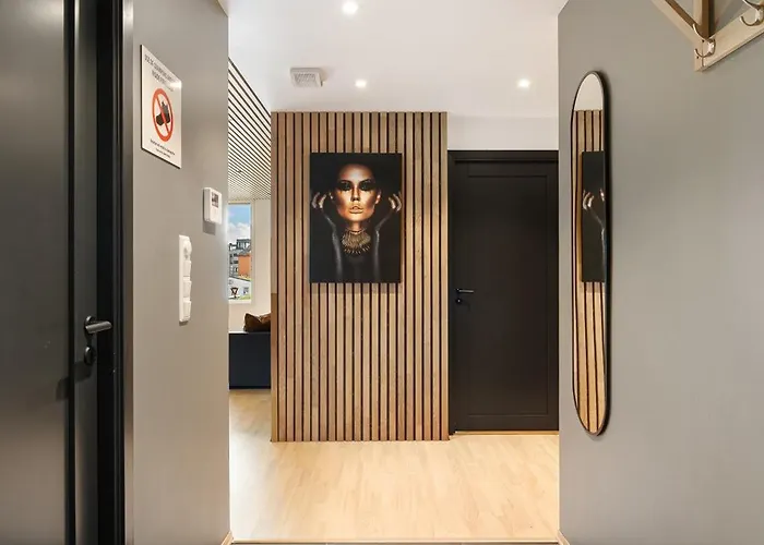 Arctic Homes - Premium Aurora