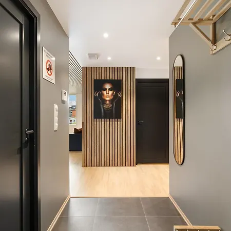 Arctic Homes - Premium Aurora